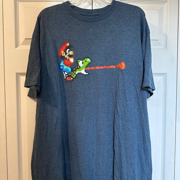 Super Mario World, Mario T-Shirt - Picture 1 of 3